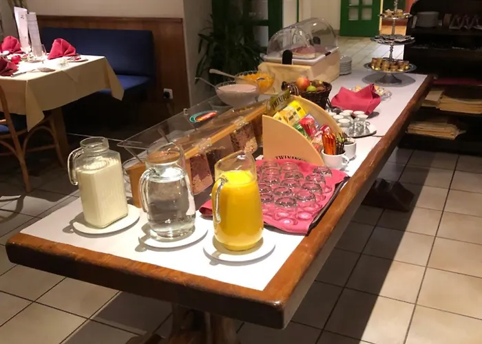 מלון Seminarhotel Linde 3*